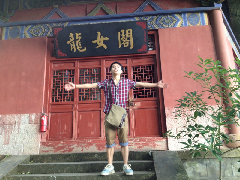 龙女是有故事的,在万安塔里边。